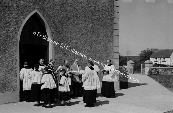 'FOR THE DEAD'  PRAYING